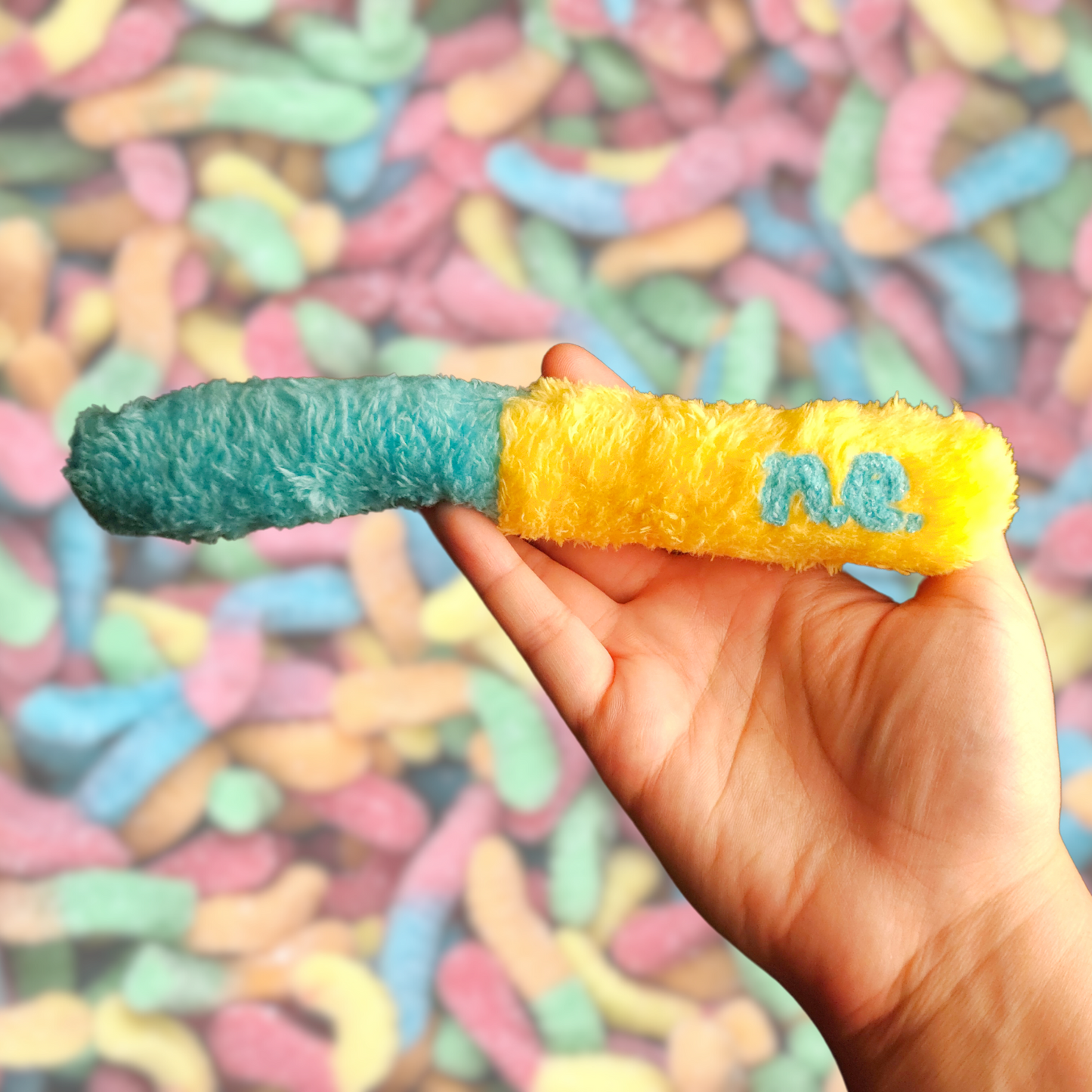 sour gummy worm (weighted)